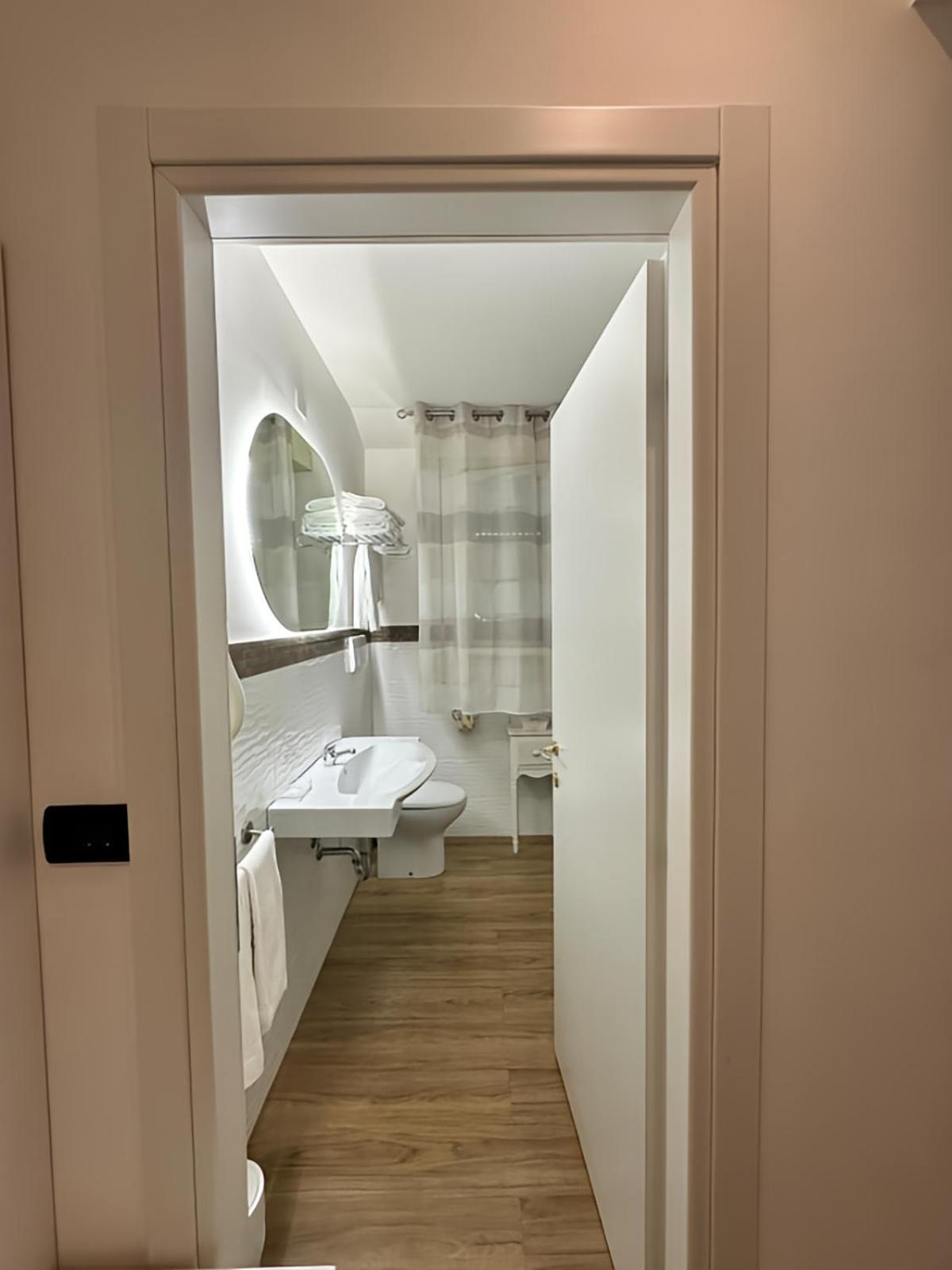 Hotel Piccinelli リミニ エクステリア 写真