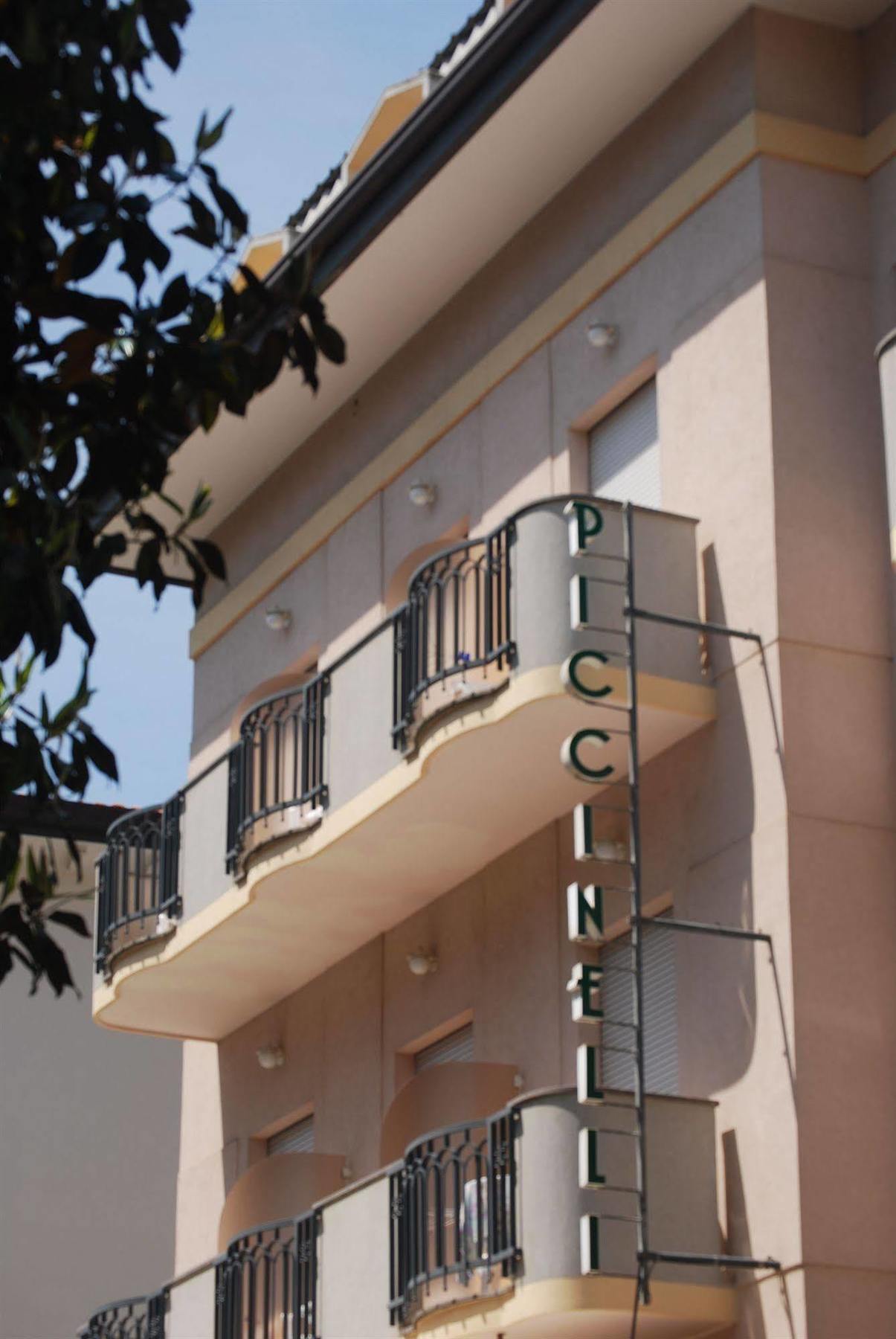 Hotel Piccinelli リミニ エクステリア 写真